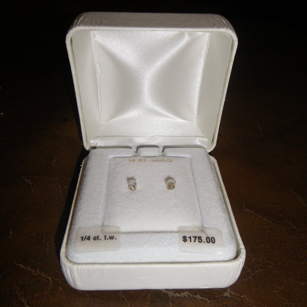 Womens 14k Gold 14 Ct Tw Diamond Stud Earrings